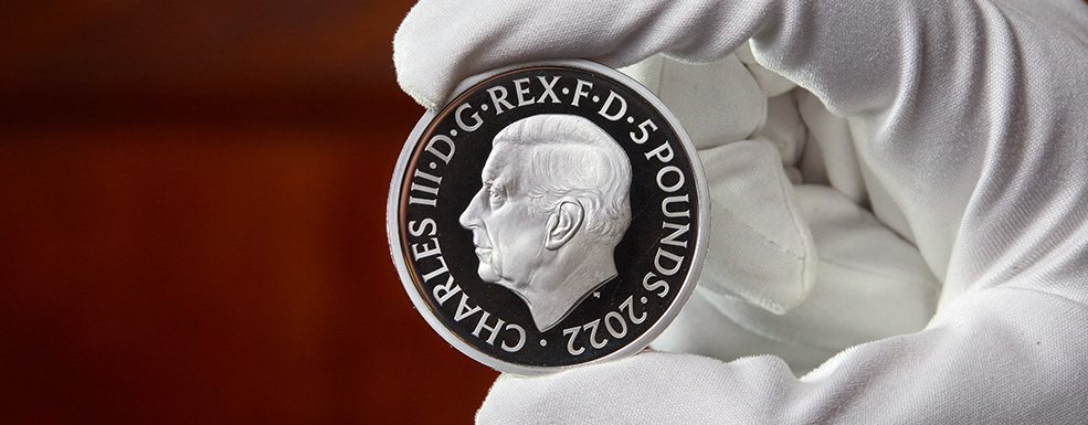 Historische Entscheidung: Royal Mint stellt Münzen mit König Charles III. vor